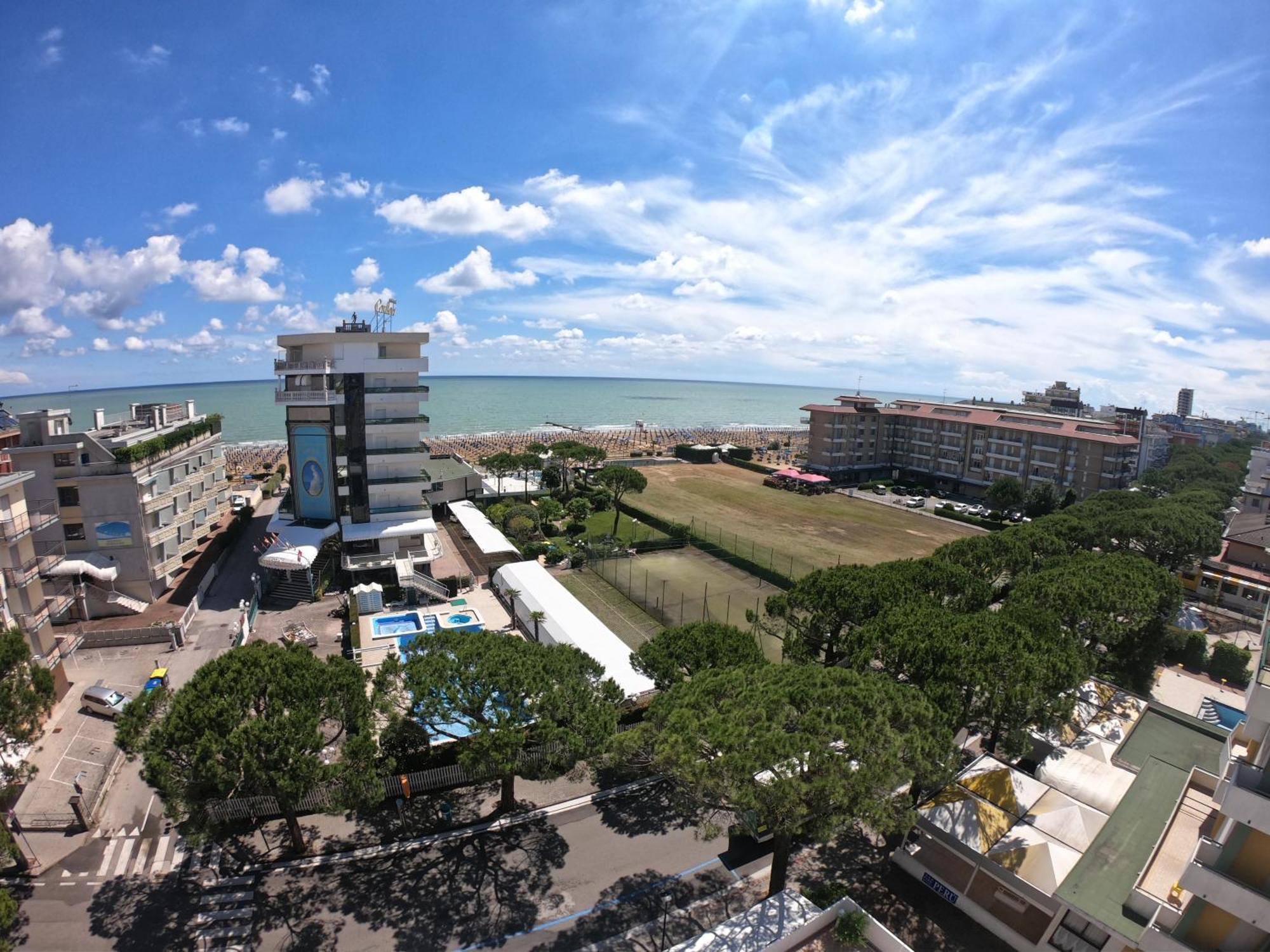 Hotel Coppe Jesolo Стая снимка