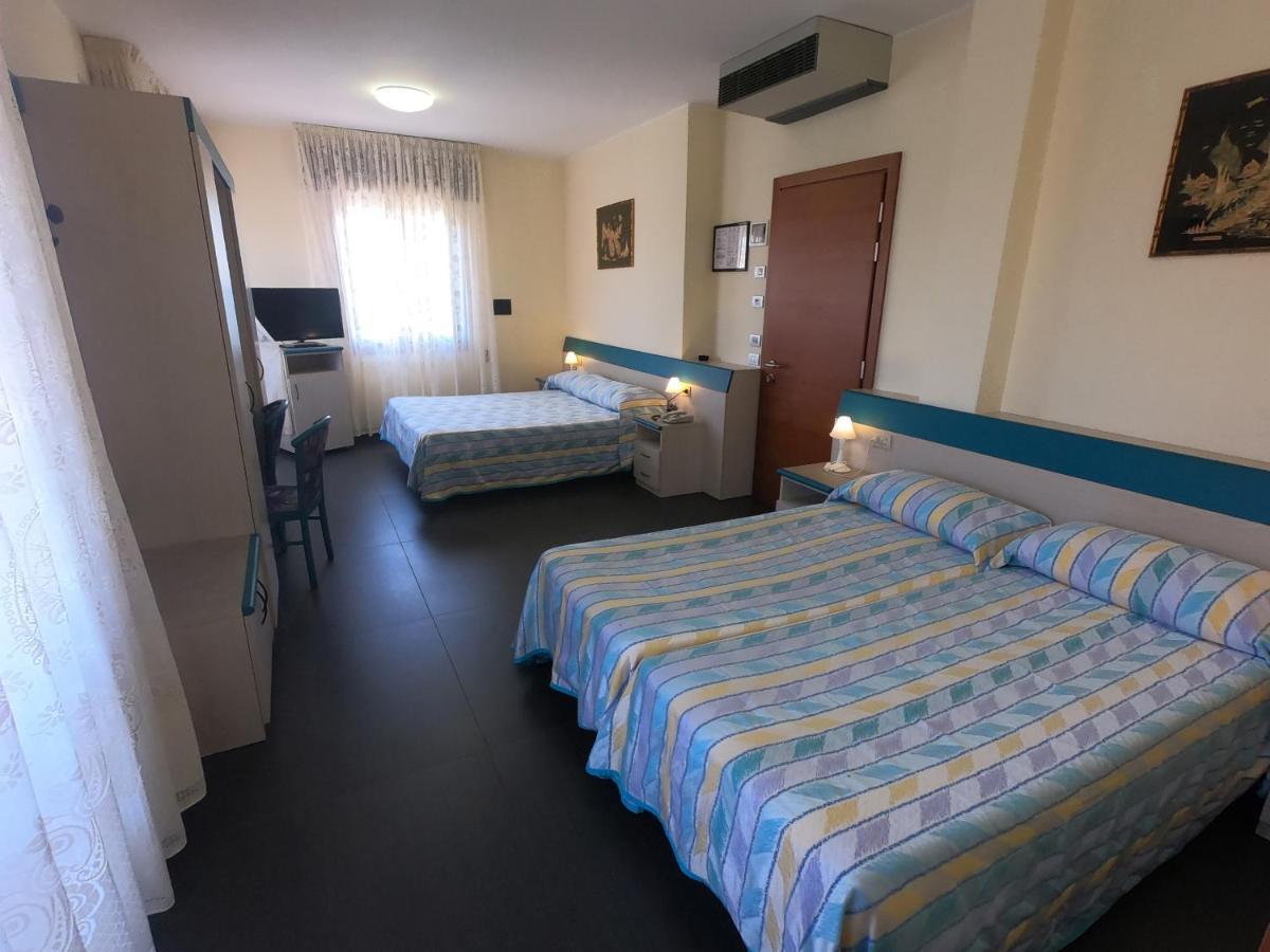 Hotel Coppe Jesolo Екстериор снимка