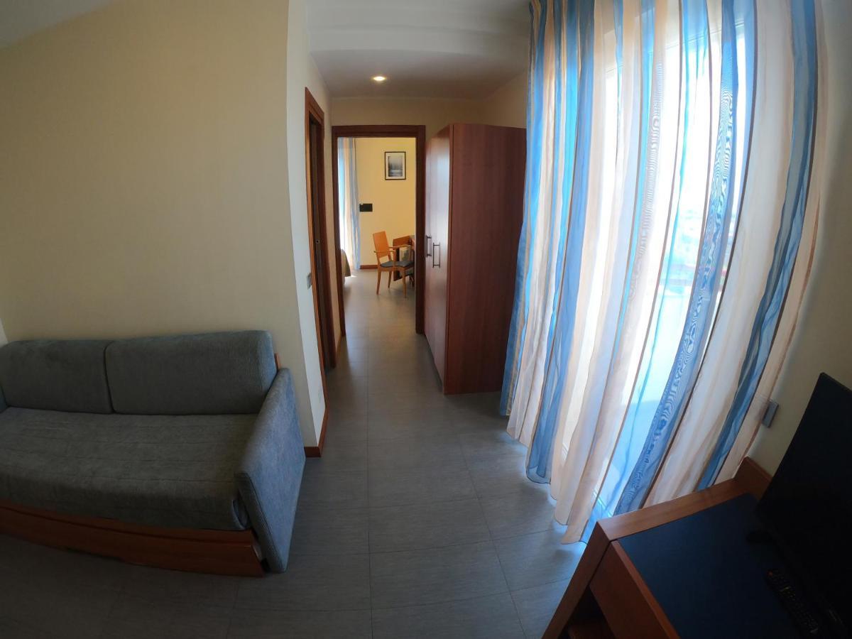 Hotel Coppe Jesolo Стая снимка