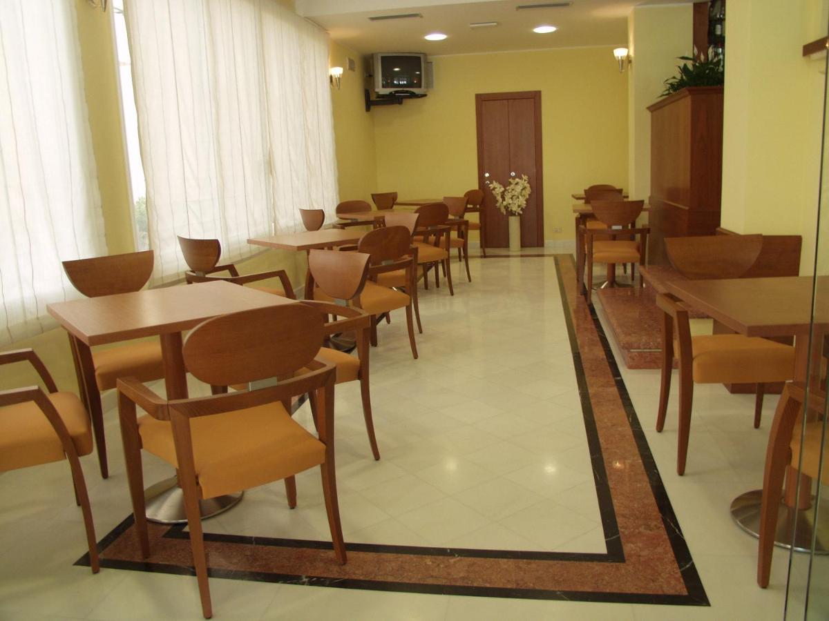 Hotel Coppe Jesolo Екстериор снимка